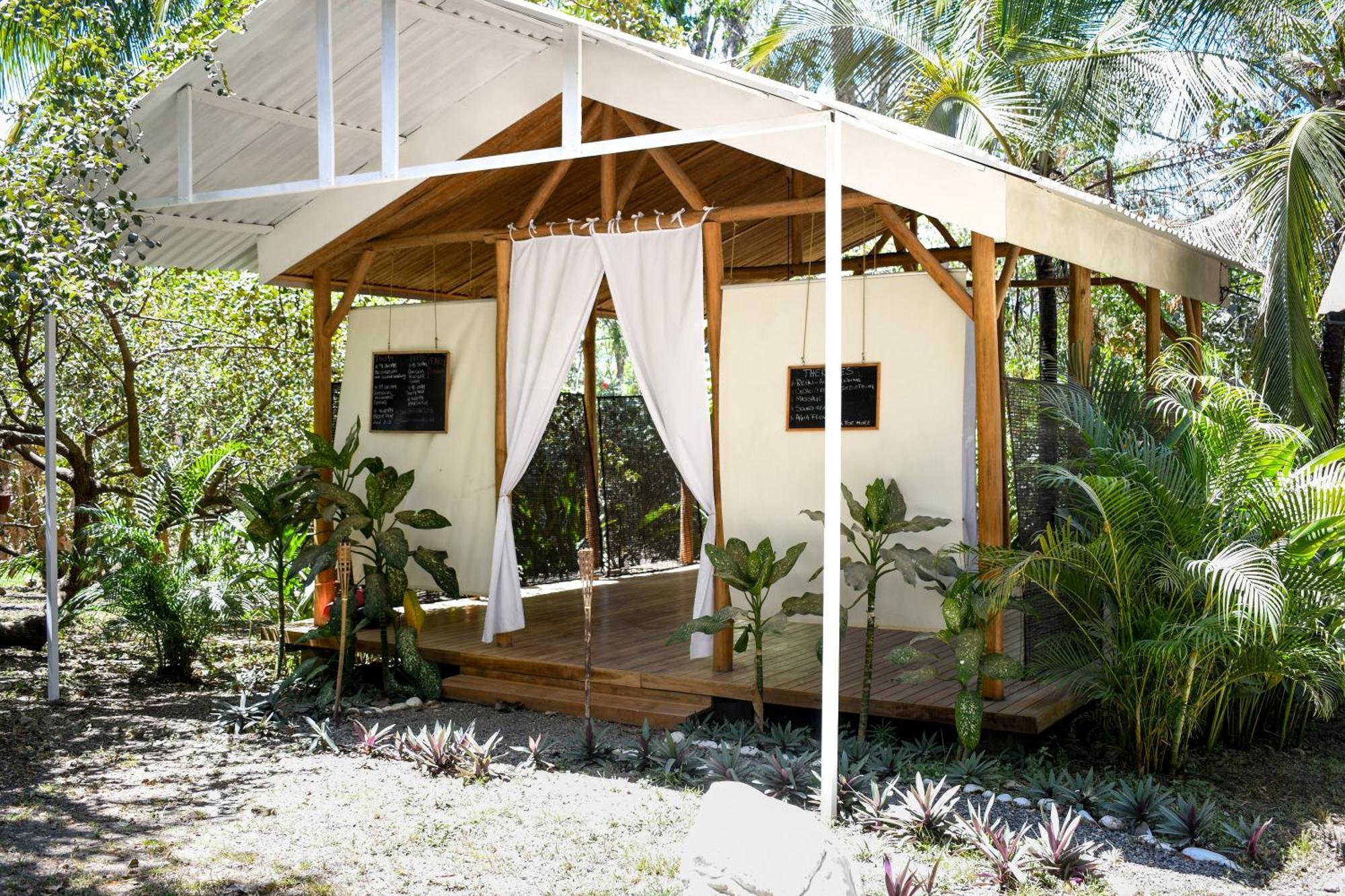 Cuatro Vientos Lodge & Apartments - Mal Pais, Costa Rica Playa Santa Teresa  Buitenkant foto